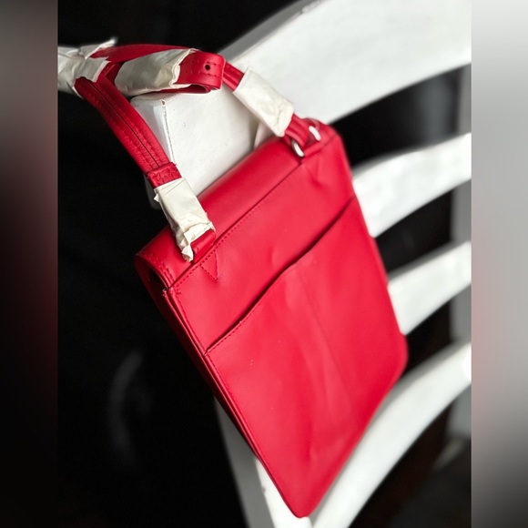 Vintage Radio Road Red Genuine Leather Crossbody Bag by iLi New York Toronto - Picture 6 of 9